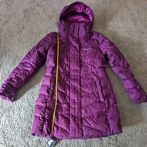 Marmot Puffer Jacket Coat with detachable hood in Plum Purple
